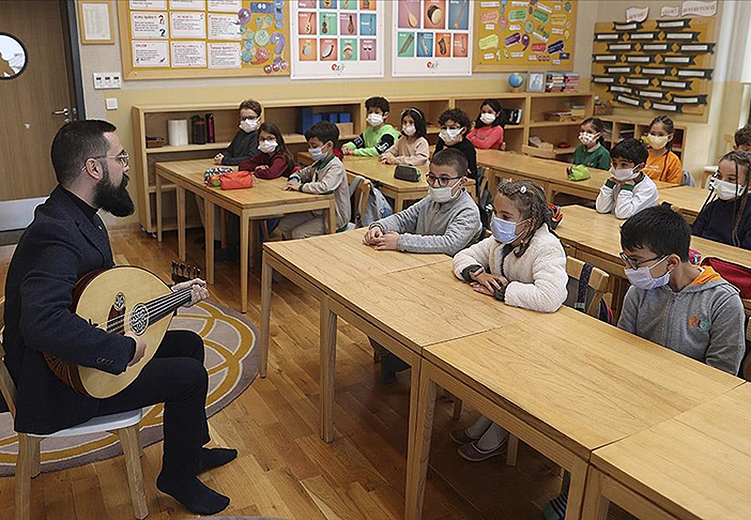 Geleneksel Türk müzikleri alanında ilkokul seviyesinde temel eğitim veren bir okul açıldı
