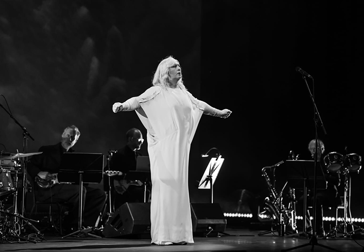 Anohni konserinden izlenimler ve notlar Feridun Ertaşkan'ın kaleminden yayında