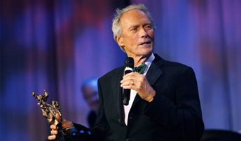 Clint Eastwood şarkı da söyledi