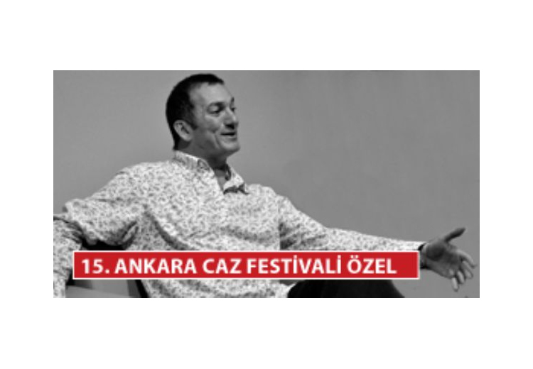 15. Ankara Caz Festivalinde Allan Harris ile konserinden önce Kerem Görsev ile dere tepe düz söyleşi