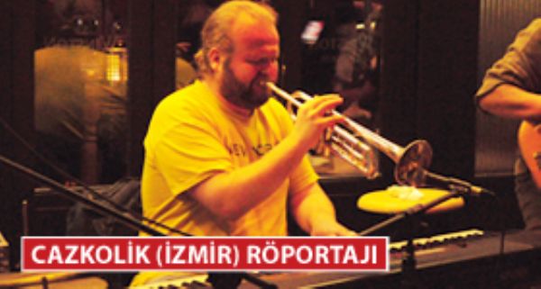 İdealist bir caz müzisyeni olarak Yavuz Darıdere ile Cazkolik İzmir ekibinden arkadaşlarımız konuştu.