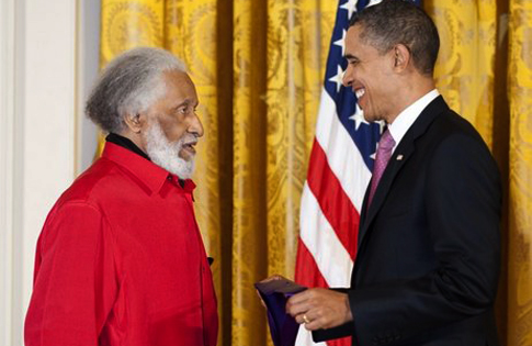 Başkan Obama Sonny Rollins ve Quincy Jones`a Beyaz Saray`da Ulusal Sanatlar ödülünü takdim etti.