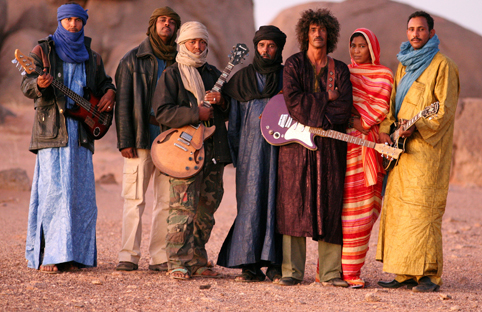 Çöl aslanları Tuareg`lerin şarkıcı hali Tinariwen Babylonda. Cenk Akyol yazdı;