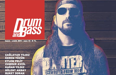 Drum&Bass Magazine ikinci yılını 13. sayısını yeni logosu ve okurları için özel hediyesiyle kutluyor...