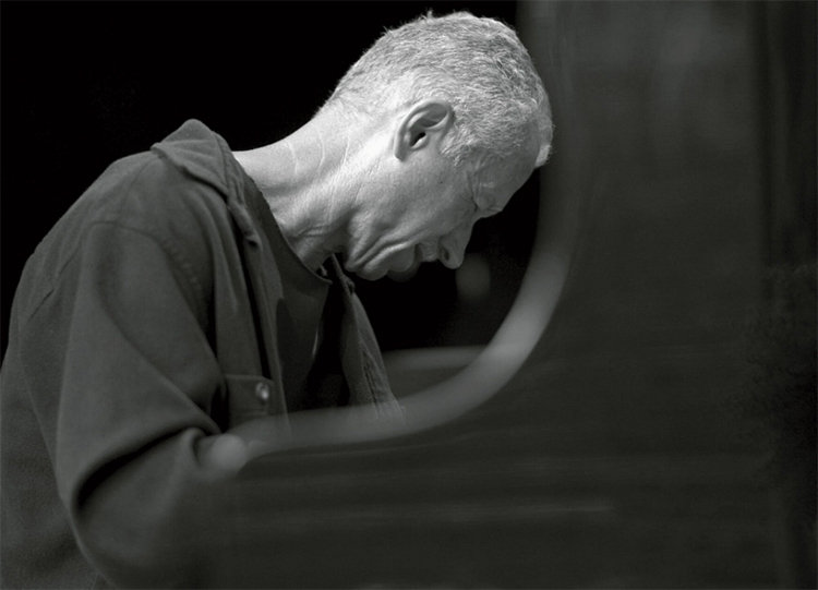 Keith Jarrett en iyi solo albümlerinden Rio konseri sürecini NPR`dan Guy Ruz`la konuştu