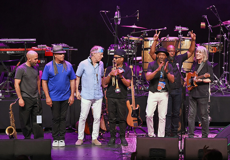 Miles Davis'in yüzüncü yılı, festivalin otuzüçüncü yılı, sahnede bir all star konser ve sayısız gözlem, izlenim ve notlar