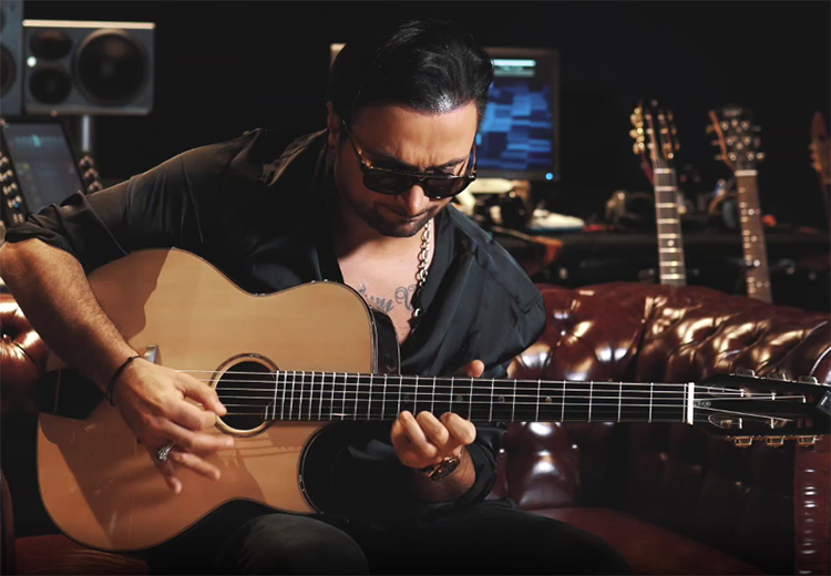 Saz ve gitarı virtüöz düzeyde çalan Ulaş Hazar'ın yeni albümü "Reincarneted"ın konuğu Al Di Meola