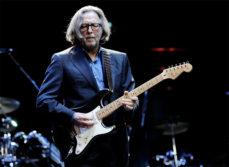 Tamer Tekelioğlu, tüm zamanların en iyi gitaristleri listesinin başında gelen bir efsane Eric Clapton'ın hayatını kaleme aldı